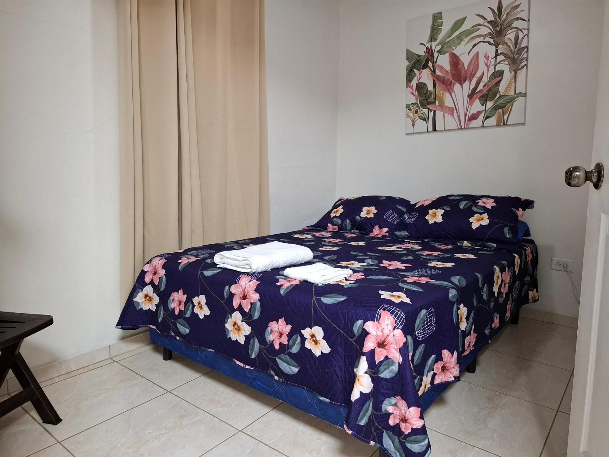 דירות פנמה סיטי Lilia House 15 Minutos Aeropuerto חדר תמונה